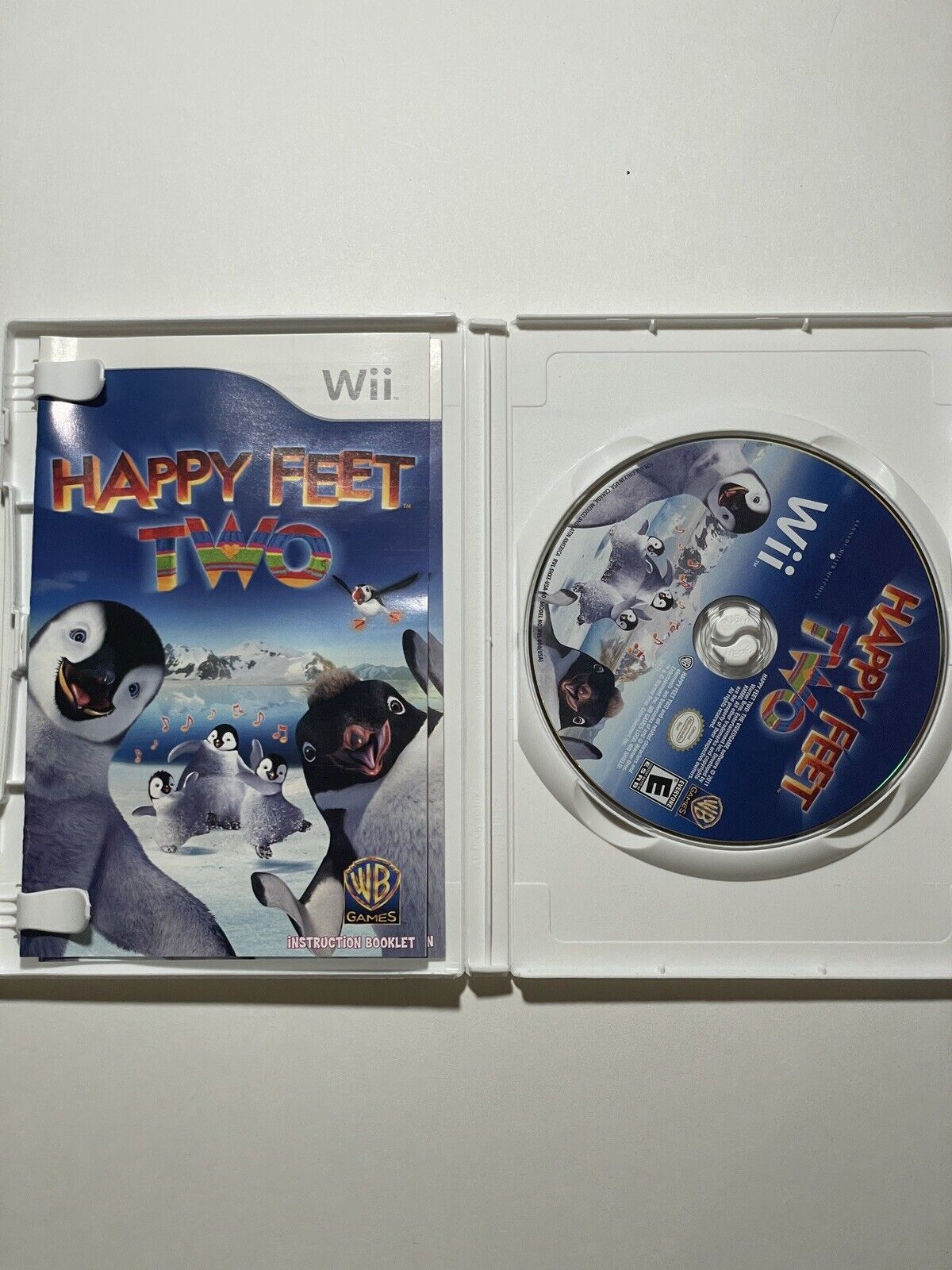 Happy Feet Two Nintendo Wii Video Game Complete With Manual. Tested and Working