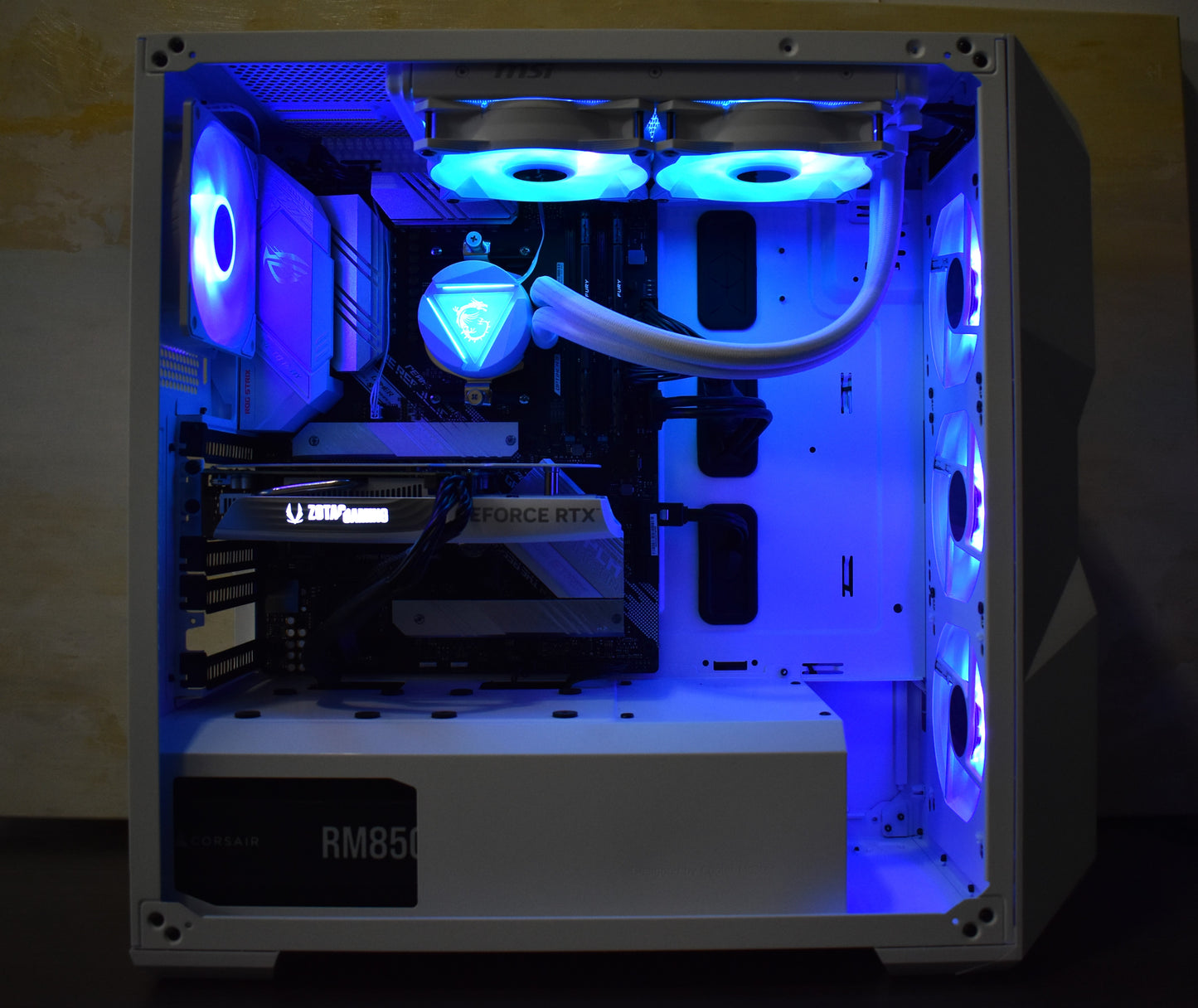 AMD Ryzen 7 5800X avec ZOTAC GeForce RTX 4060 Twin Edge OC 8 Go - Blanc