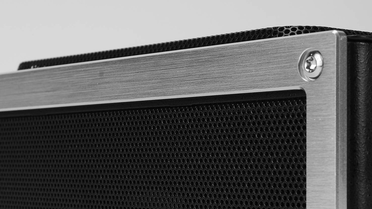 In Win Chopin MAX Mini ITX Desktop Case w/200 W Power Supply IW-CS-CHOPINMAXSIL-PS200W